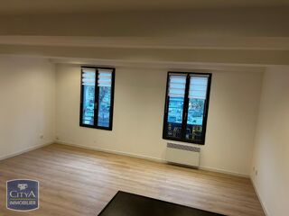  Appartement à louer 5 pièces 106 m²