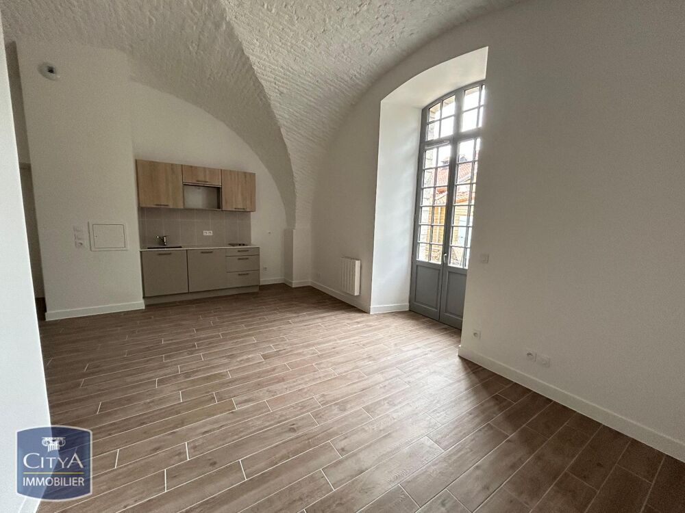 À LOUER : Appartement rénové T1 situé à Douai, dans le c....