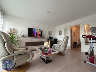  Appartement à louer 3 pièces 77 m²