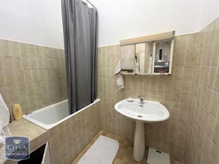  Appartement à louer 3 pièces 75 m²