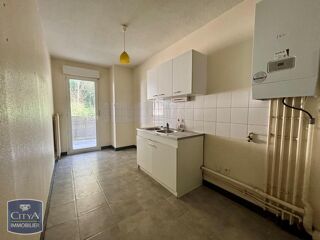  Appartement à louer 3 pièces 77 m²