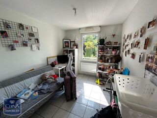  Appartement à louer 4 pièces 77 m²