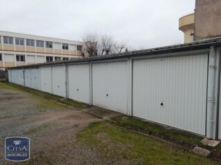  Parking / Garage à louer 15 m²