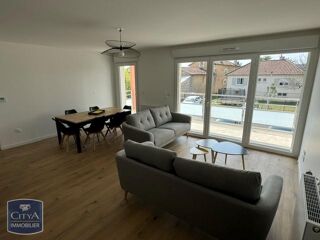  Appartement à louer 4 pièces 81 m²