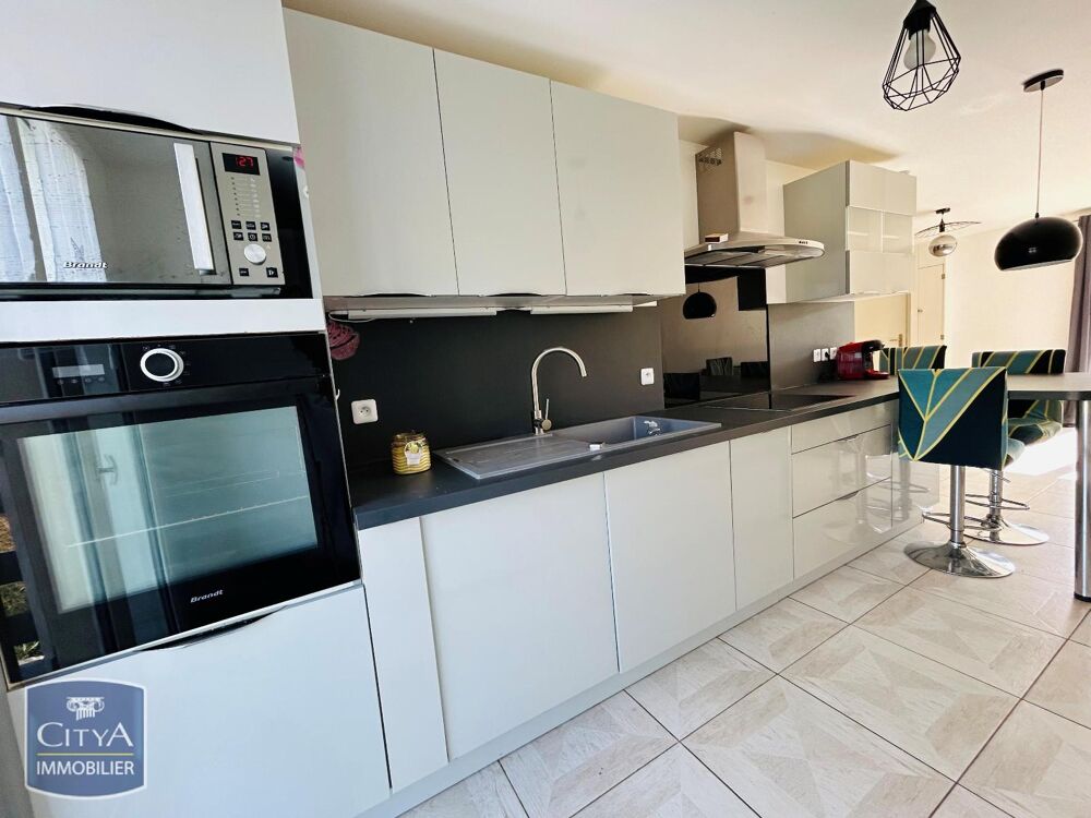 location Maison - 4 pièce(s) - 80 m² Beton-Bazoches (77320)