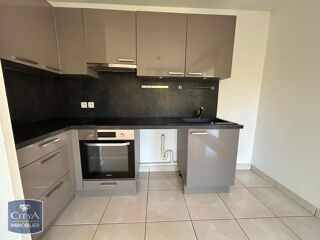  Appartement à louer 4 pièces 75 m²