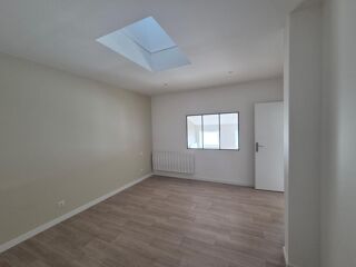  Appartement à louer 3 pièces 94 m²