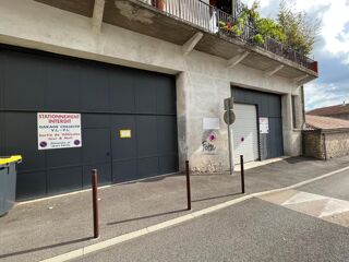  Parking / Garage à louer 