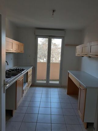  Appartement à louer 3 pièces 69 m²