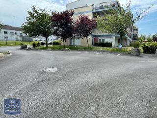  Parking / Garage à louer 