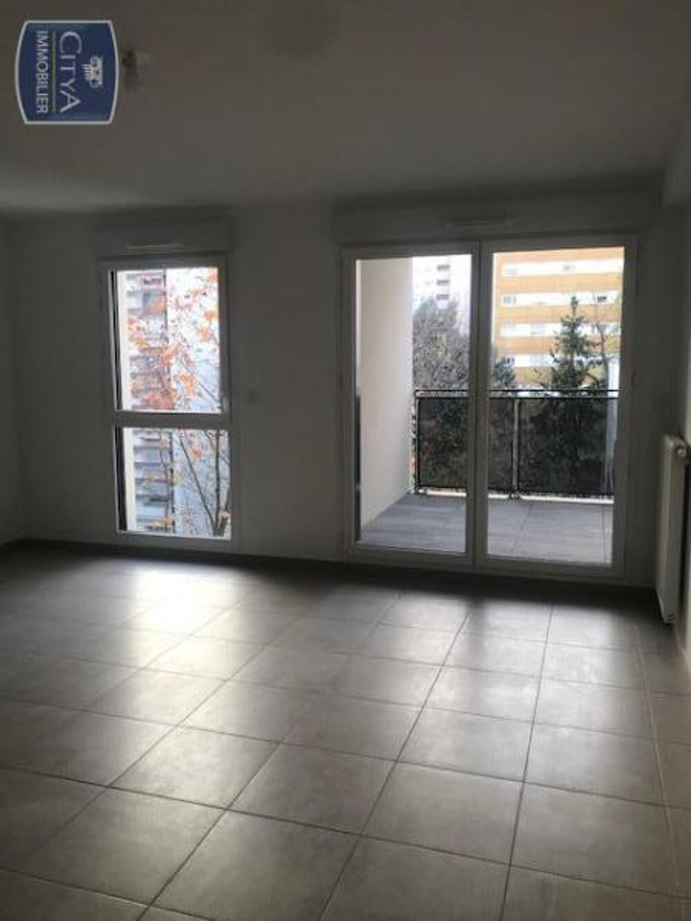 location Appartement - 3 pièce(s) - 61 m² Lyon 8
