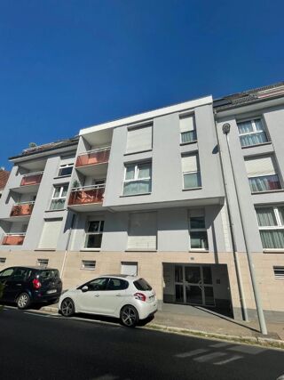  Appartement à louer 4 pièces 89 m²