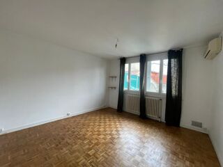  Appartement à louer 1 pièce 32 m²