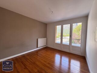  Appartement à louer 3 pièces 70 m²