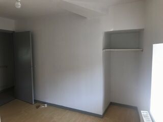  Appartement à louer 4 pièces 77 m²