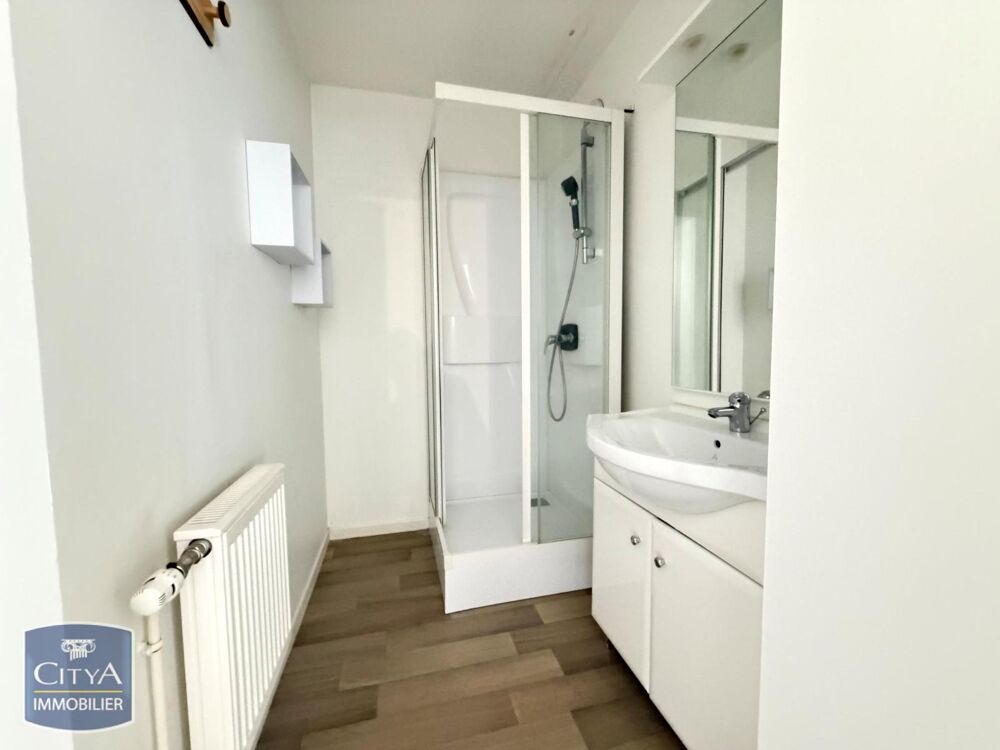 Venez découvrir cet appartement se situant dans une rési....