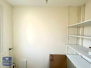  Appartement à louer 4 pièces 77 m²