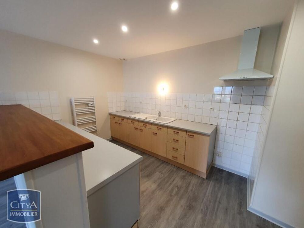 À LOUER : Appartement T4 situé à Buzancais, dans le dépa....