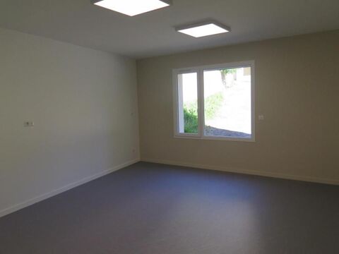 34 Rue du Vernay. " La Fouillouse Bureau de 25 m&sup2;. Id... 560 42480 La fouillouse