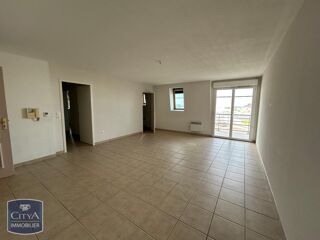  Appartement à louer 4 pièces 79 m²