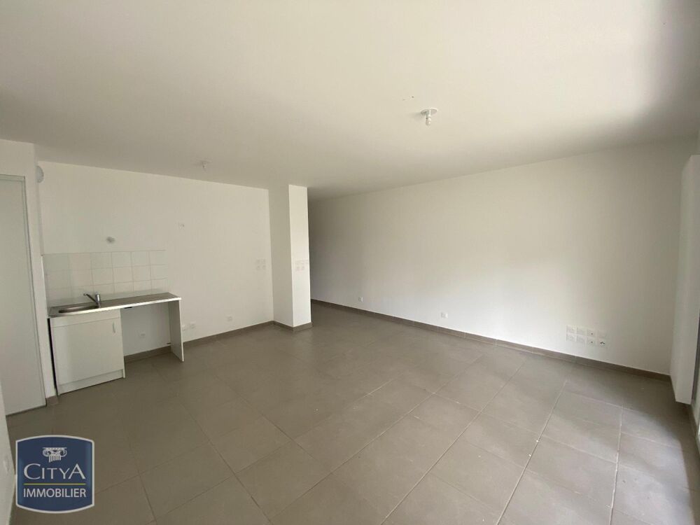 location Appartement - 2 pièce(s) - 47 m² Saint-Genis-Pouilly (01630)