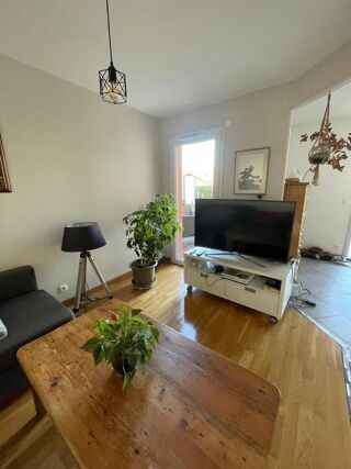  Appartement à louer 3 pièces 84 m²