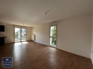  Appartement à louer 4 pièces 76 m²