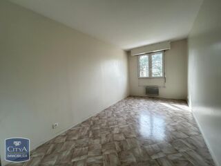  Appartement à louer 4 pièces 99 m²