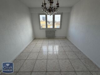  Appartement à louer 4 pièces 90 m²
