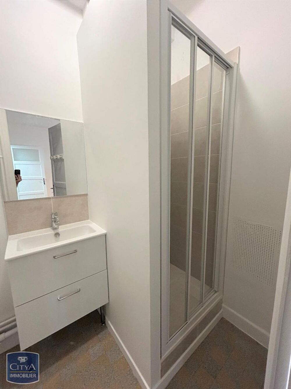location Appartement - 1 pièce(s) - 28 m² Lyon 7