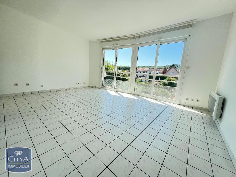 À LOUER : Découvrez ce charmant appartement T1 situé à V....