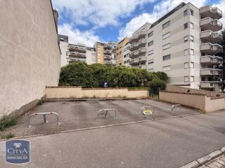  Parking / Garage à louer 