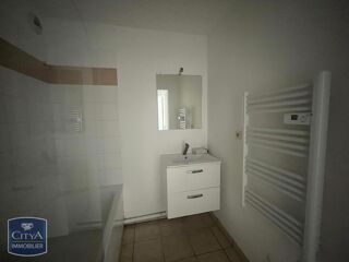  Appartement à louer 3 pièces 65 m²