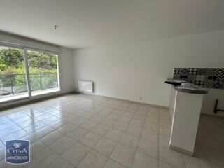  Appartement à louer 4 pièces 96 m²