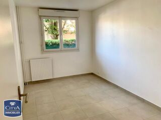  Appartement à louer 4 pièces 79 m²