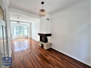  Maison à louer 5 pièces 200 m²