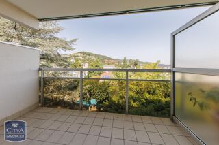  Appartement à louer 2 pièces 78 m²