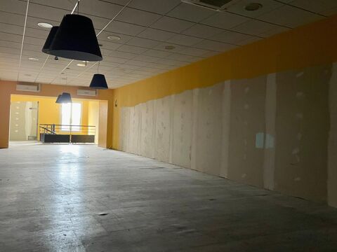   Location / Local Commercial - 266 m² 