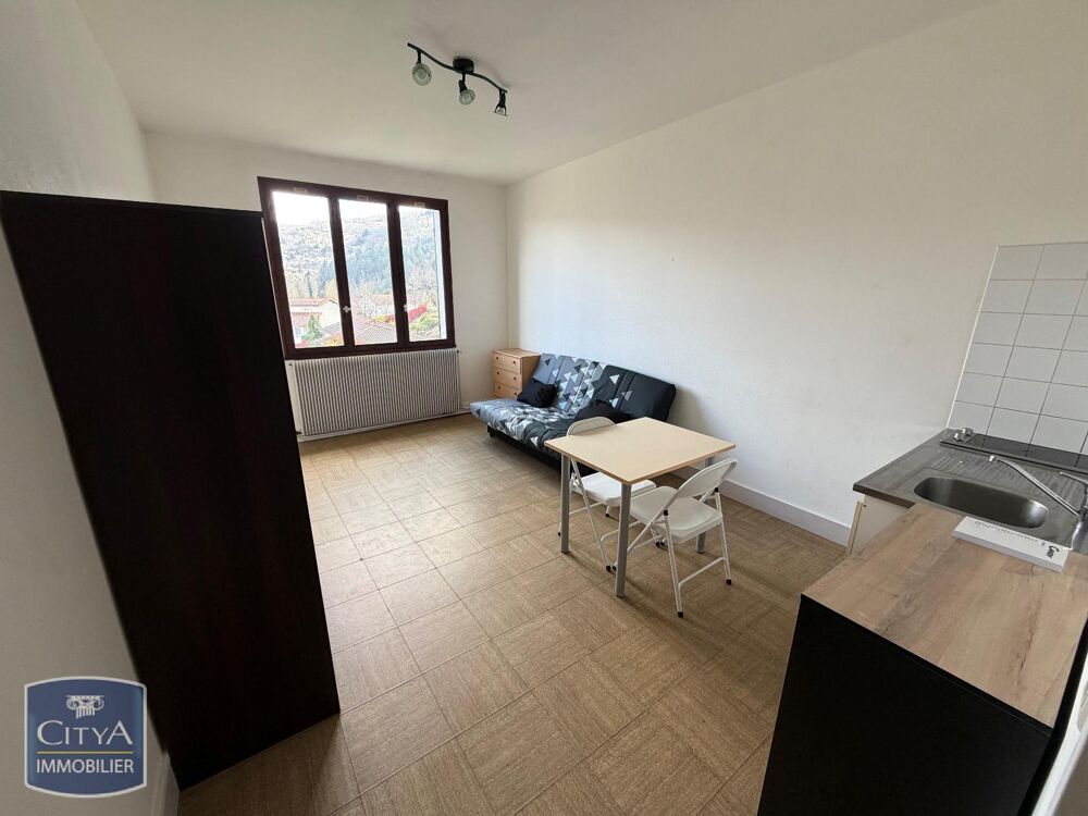 À LOUER : Appartement T1 moderne situé à Thiers, dans le....