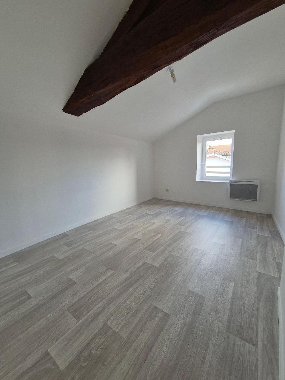 location Appartement - 3 pièce(s) - 52 m² La Chapelle-de-Guinchay (71570)
