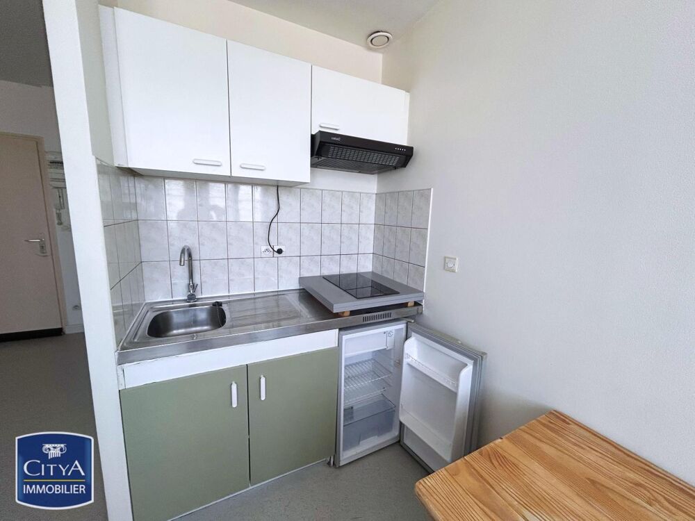 À LOUER : Studio semi-meublé de 21,65m² en centre-ville ....