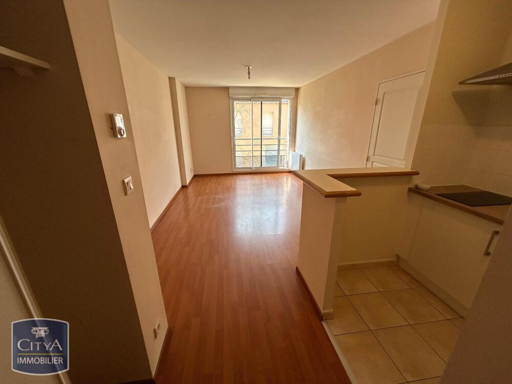 À LOUER : Appartement récent T2 situé à Cholet, dans le ....