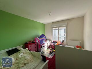  Appartement à louer 4 pièces 80 m²