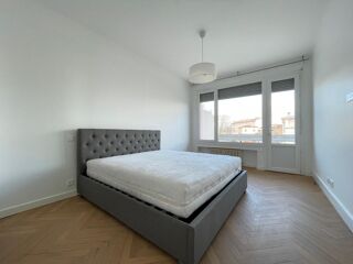  Appartement à louer 3 pièces 109 m²