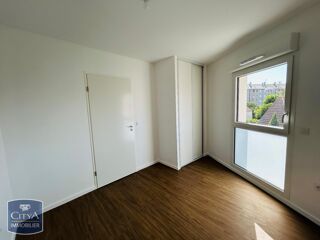  Appartement à louer 4 pièces 85 m²