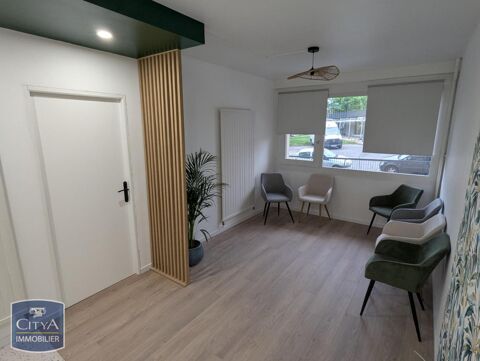 A louer, local professionnel de 11m&sup2; au sein d'un cab... 350 73160 Cognin