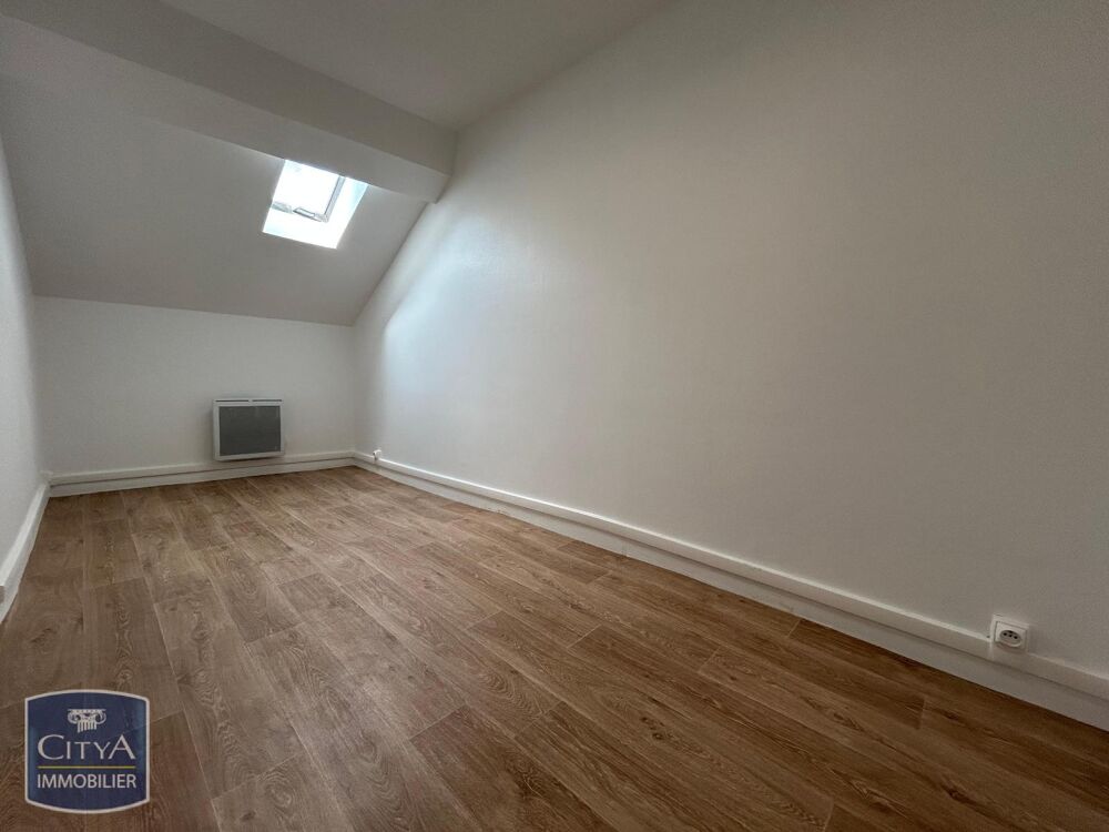 À LOUER : Appartement rénové T1 situé à Sedan, dans le d....