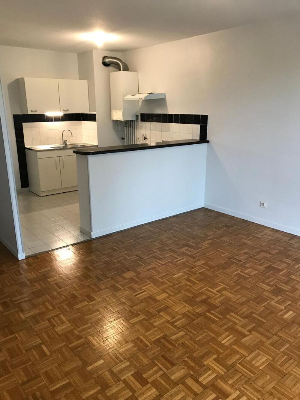 VAULX EN VELIN VILLAGE - APPARTEMENT T2 DE 47 M² - VAULX....