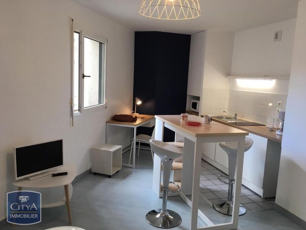 A LOUER T1 MEUBLE - NANTES CENTRE - RUE CHARLES BRUNELIE....