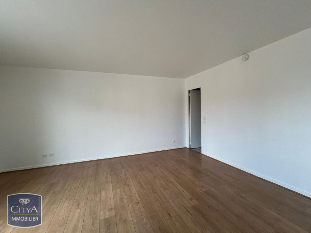 À LOUER : Appartement T1 situé à Égly, dans le départeme....